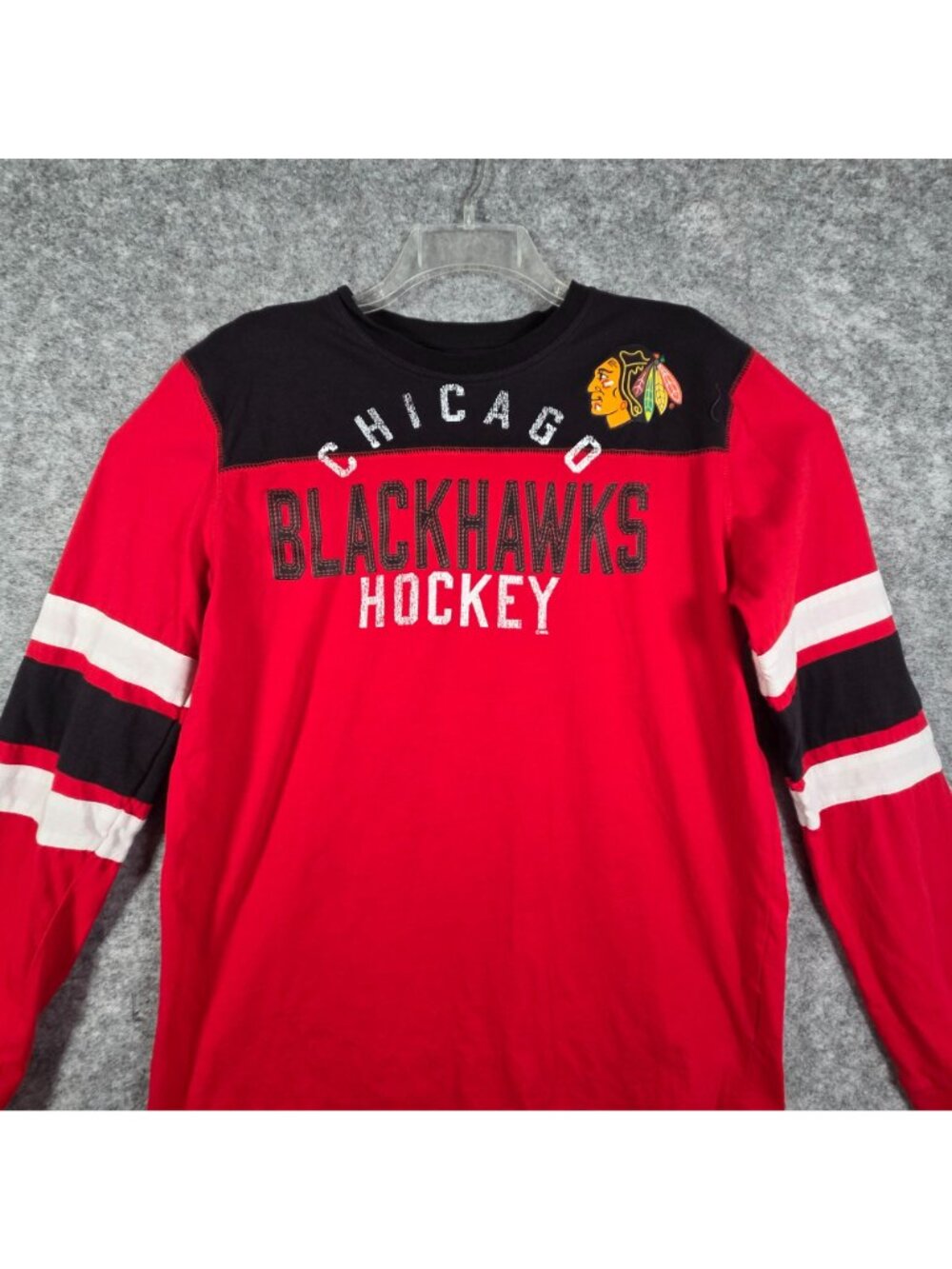 Chicago Blackhawks Red Black Long Sleeve Hockey Shirt Size L - Picture 3 of 10
